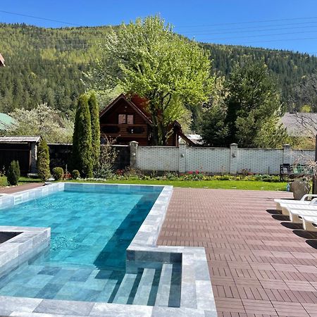 Usadba Tatarchik Hotel Татарив Екстериор снимка