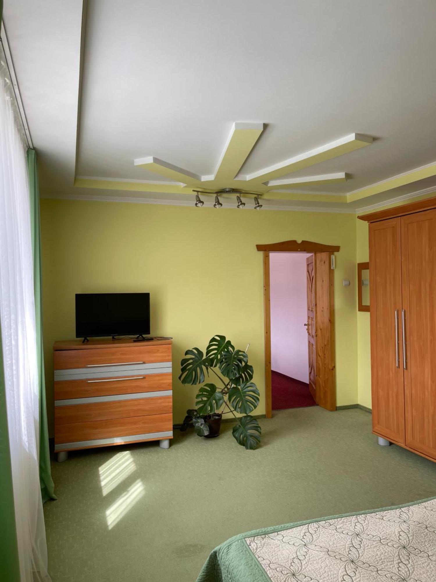 Usadba Tatarchik Hotel Татарив Екстериор снимка