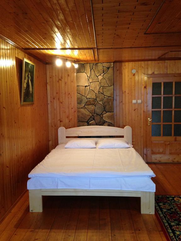 Usadba Tatarchik Hotel Татарив Екстериор снимка