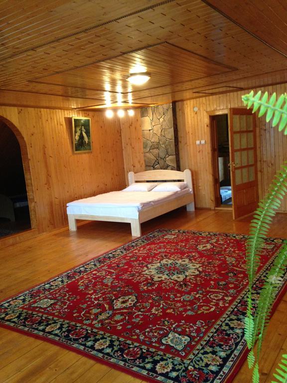 Usadba Tatarchik Hotel Татарив Екстериор снимка