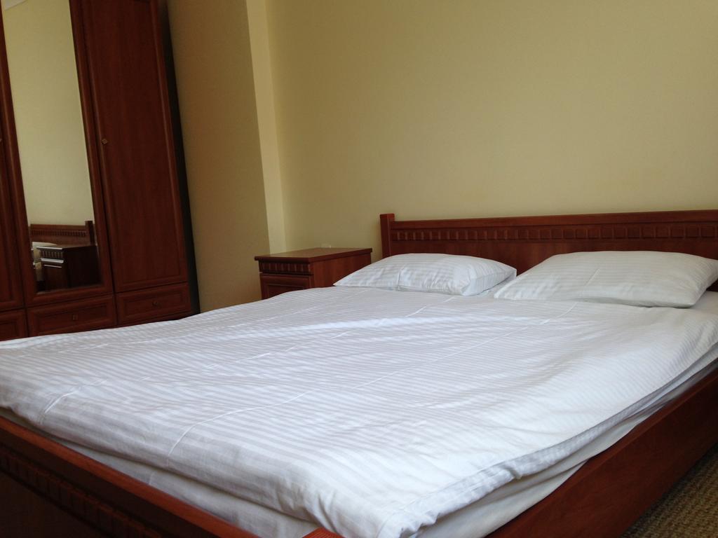 Usadba Tatarchik Hotel Татарив Екстериор снимка
