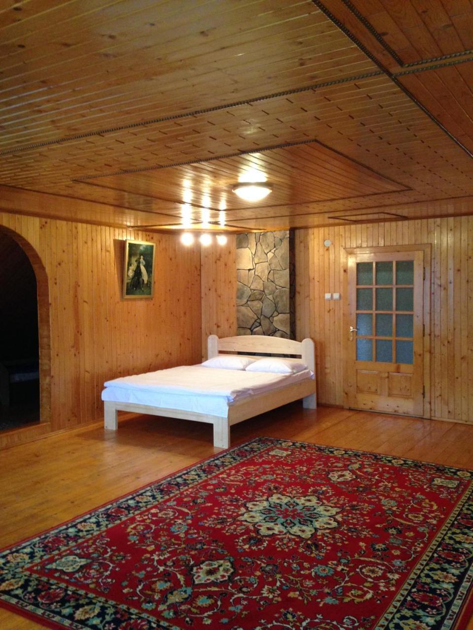 Usadba Tatarchik Hotel Татарив Екстериор снимка